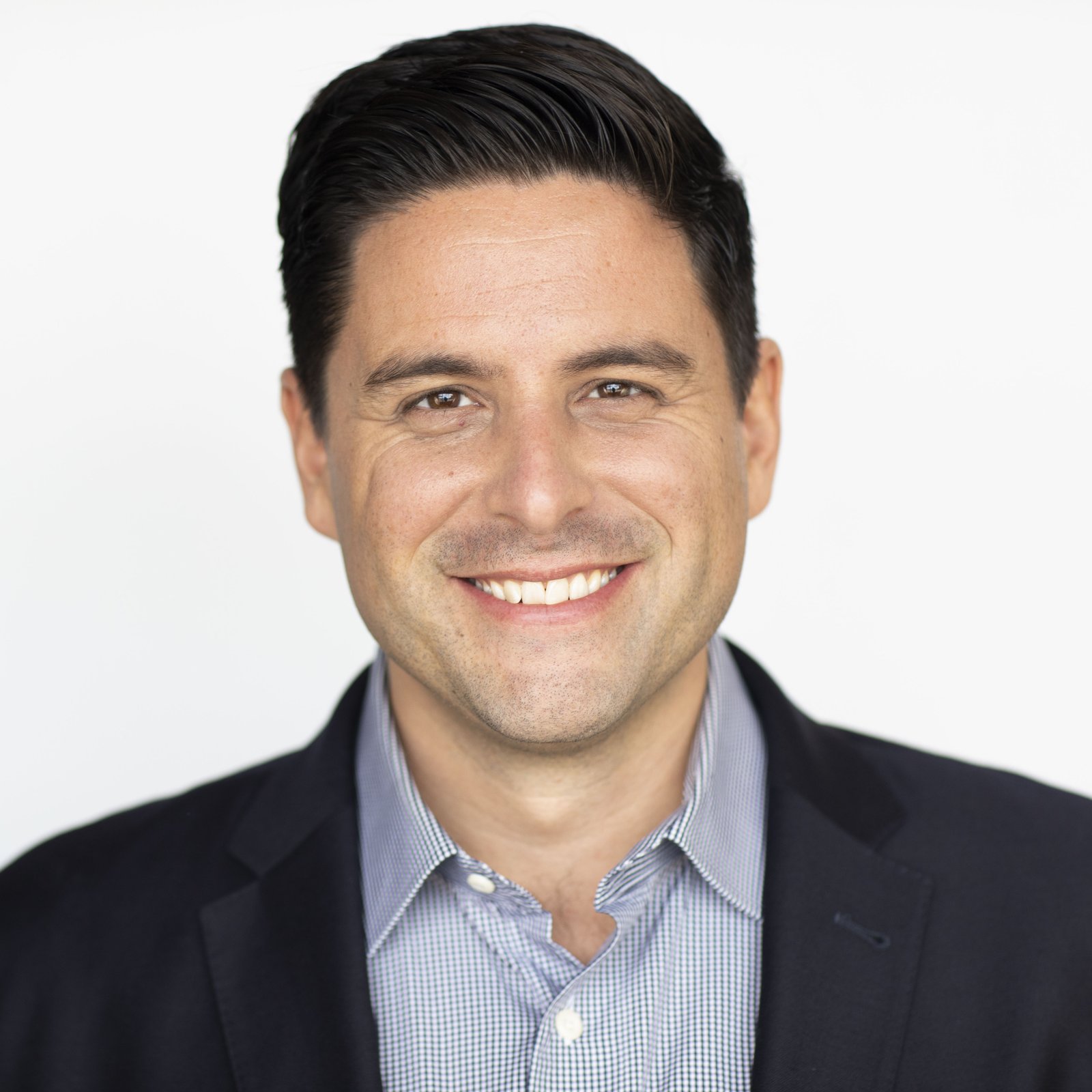 Kyle Perks – Top 1% Chicago Mortgage Loan Officer, Jumbo & High-Net-Worth Specialist at Stonehaven Mortgage, NMLS 907142